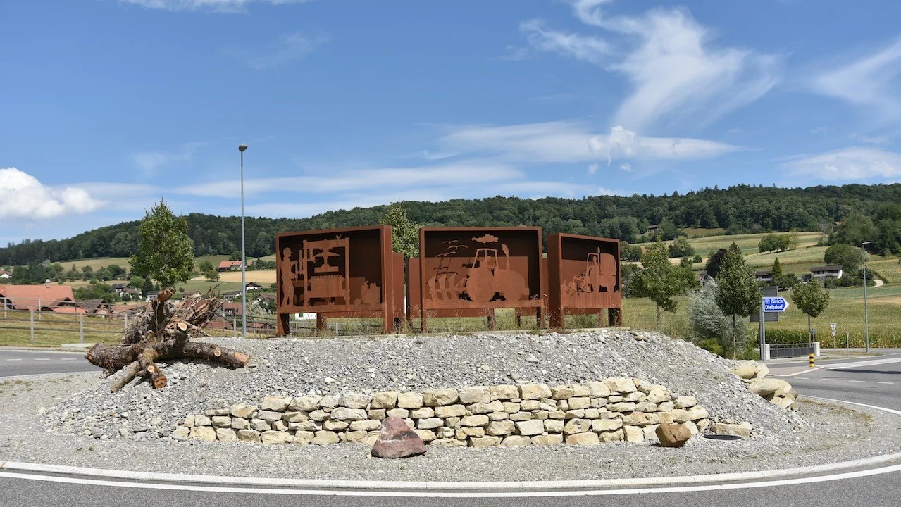 Kreisel beim Bucherareal in Schneisingen